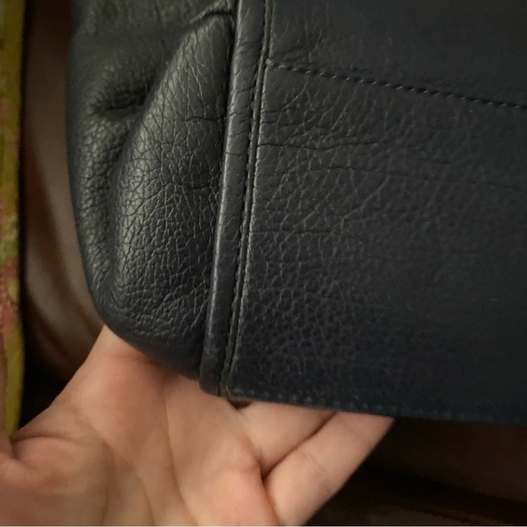 Coach tote bag. Barely used. Great condition navy blue - Picture 8 of 11